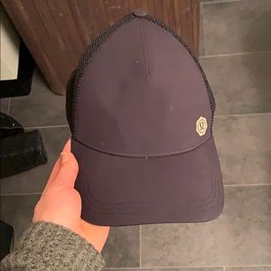 Lululemon black hat